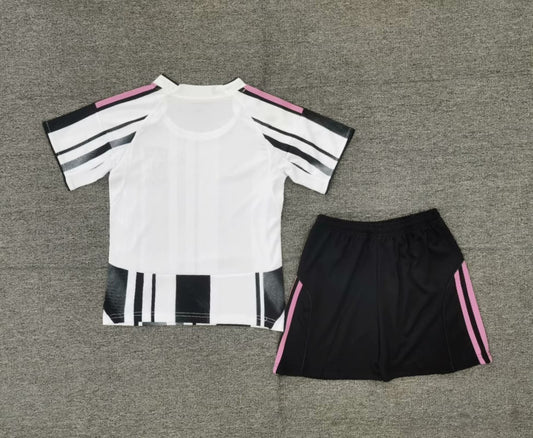 Juventus Home Kids Football Jersey 2025/2026