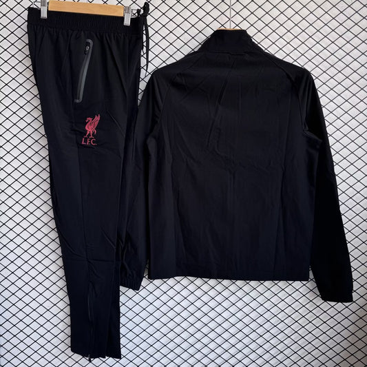 Liverpool Windbreaker Sets With Pants Black Football Jersey 2025/2026