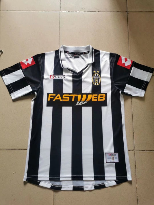 Retro Juventus Home Football Jersey 2001/2002