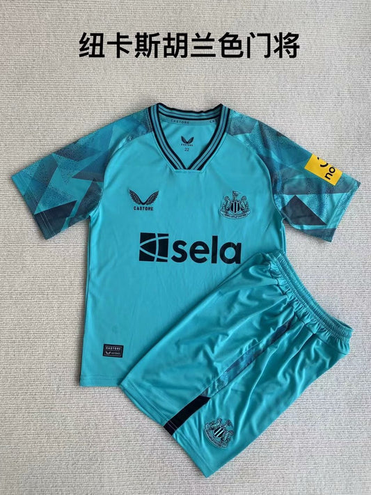 Newcastle Goalkeeper Blue Kids Football Jersey 2023/2024