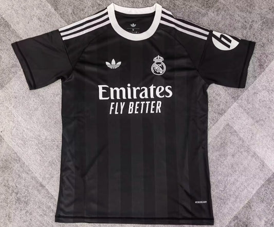 Real Madrid Goalkeeper Fans Football Jersey 2025/2026