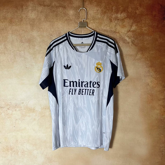 Real Madrid Polo Special Edition Fans Football Jersey 2025/2026