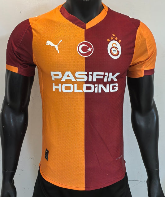 Galatasaray Home Player Football Jersey 2025/2026