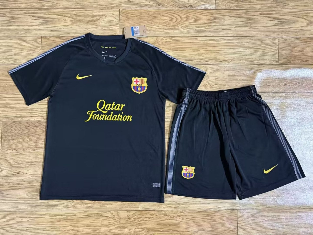 Retro Barcelona Third Away Kits Suit Fans 2011/2012