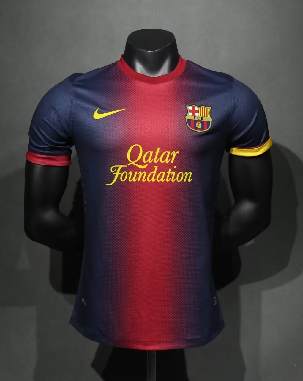 Retro Barcelona Player Home Football Jersey 2012/2013