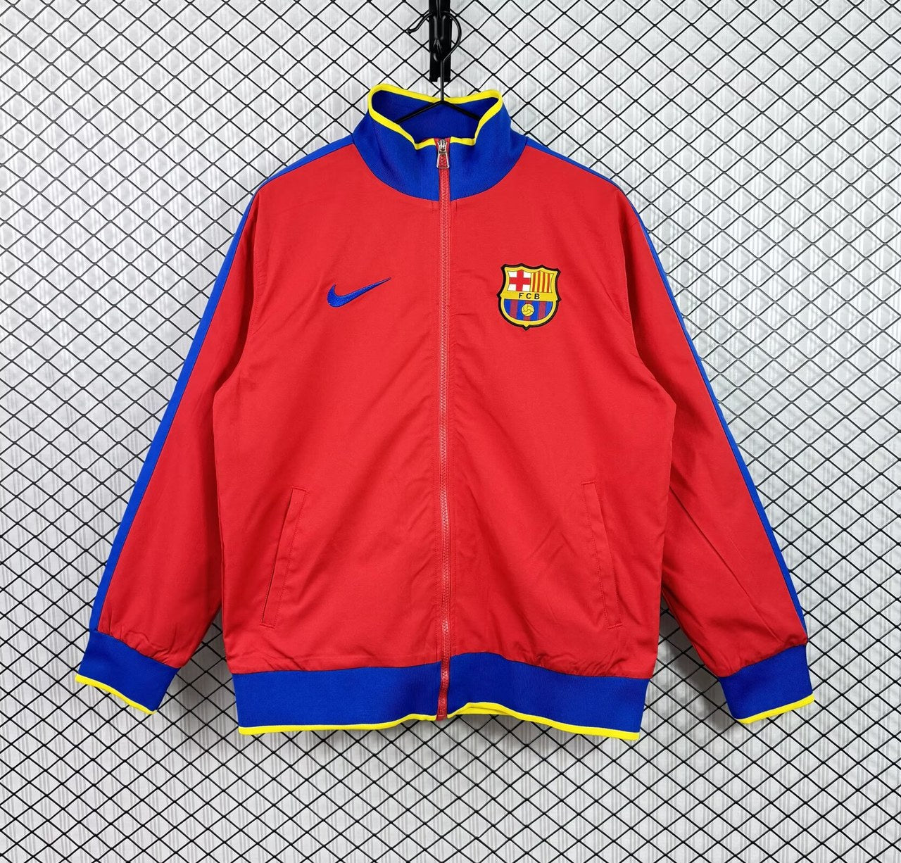Retro Barcelona Windbreaker Red Football Jersey 2010/2011