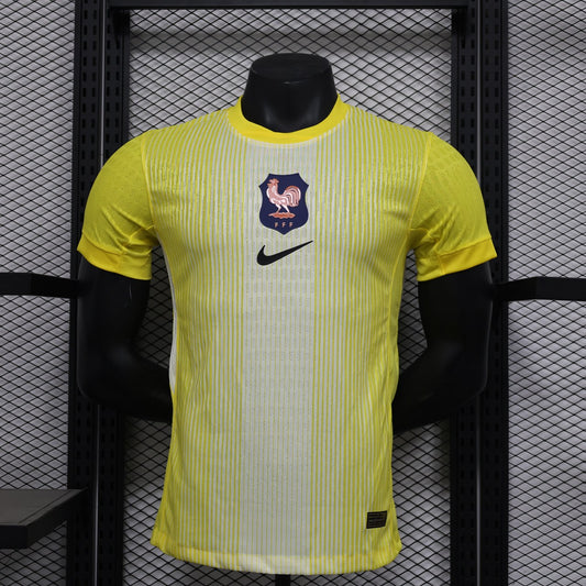 France Goalkeeper Player Yollow Football Jersey 2025/2026