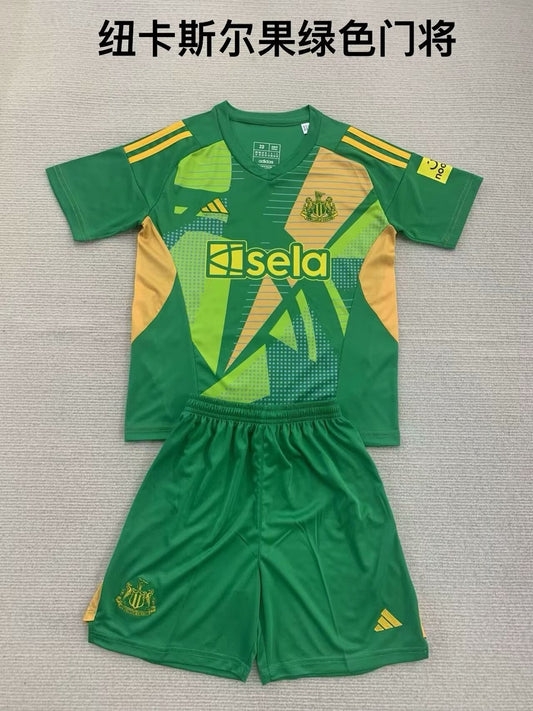 Newcastle Goalkeeper Green Kids Football Jersey 2024/2025