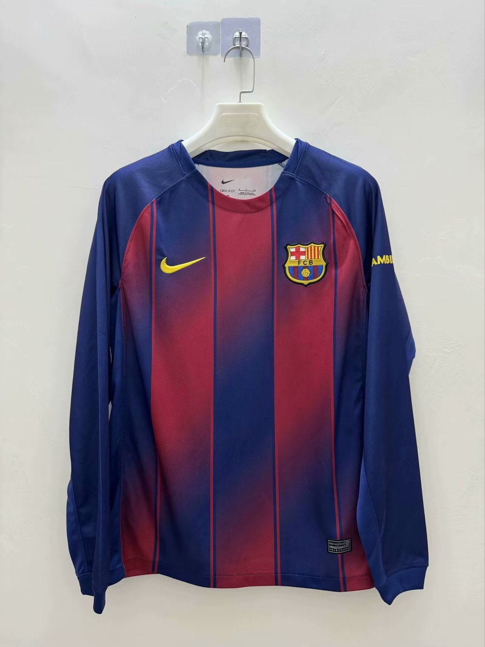 Barcelona Home Long Sleeve Fans (I没带广告 ) Football Jersey 2025/2026