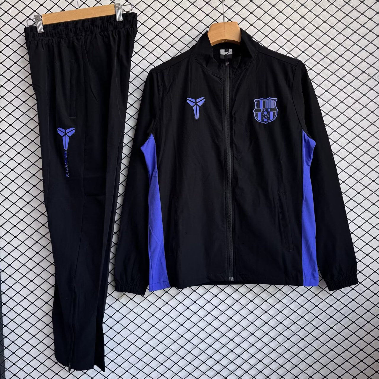 Barcelona Windbreaker Sets With Pants Black Football Jersey 2025/2026