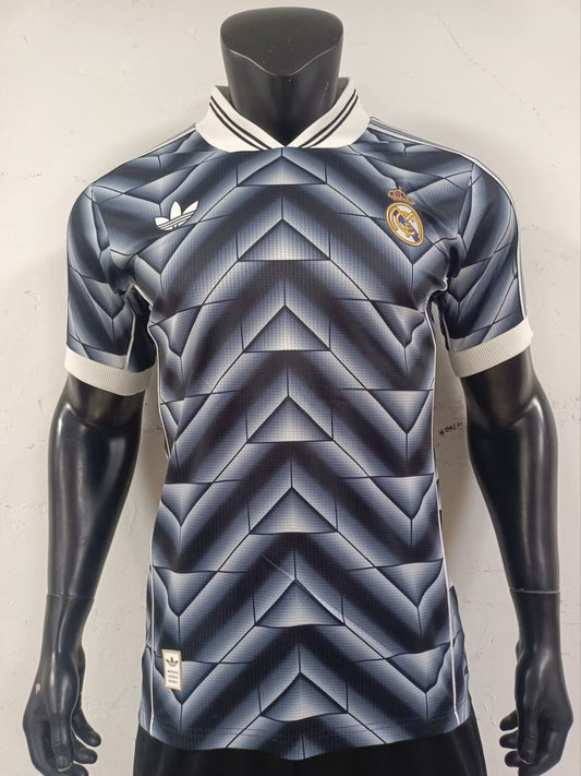 Real Madrid Special Edition Retro Fans Football Jersey 2025/2026