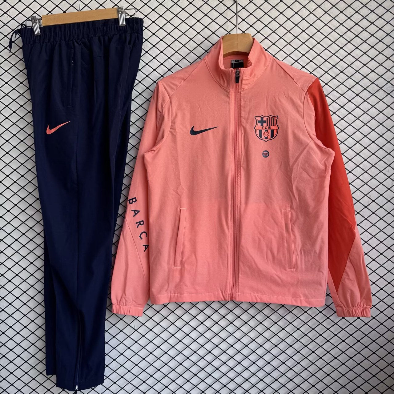 Barcelona Windbreaker Sets With Pants Pink Football Jersey 2025/2026