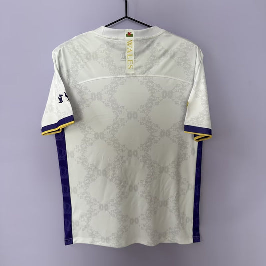 Real Madrid Collaborates With Wales Fans Football Jersey 2024/2025