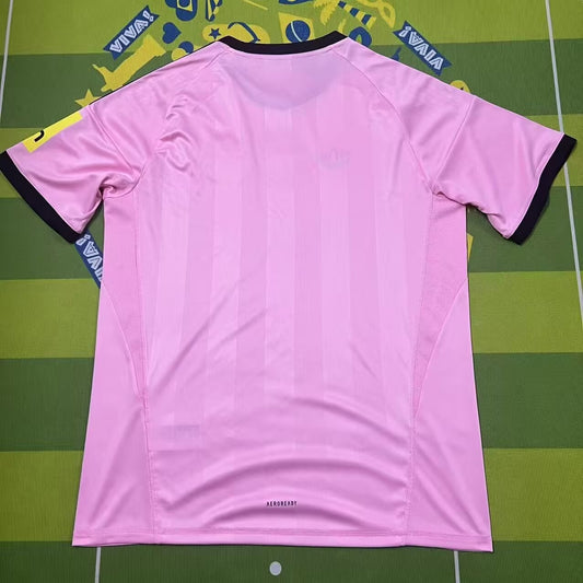 Newcastle Goalkeeper Pink Fans Football Jersey 2025/2026
