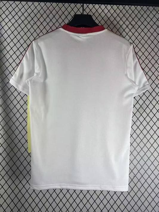 Liverpool T-shirt Retro Leisure White Football Jersey 2026/2027