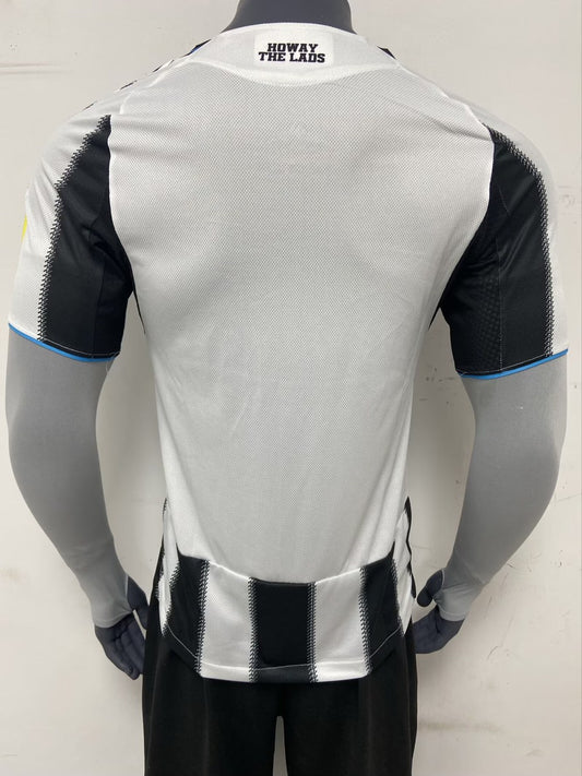 Newcastle Home Player Football Jersey 2025/2026
