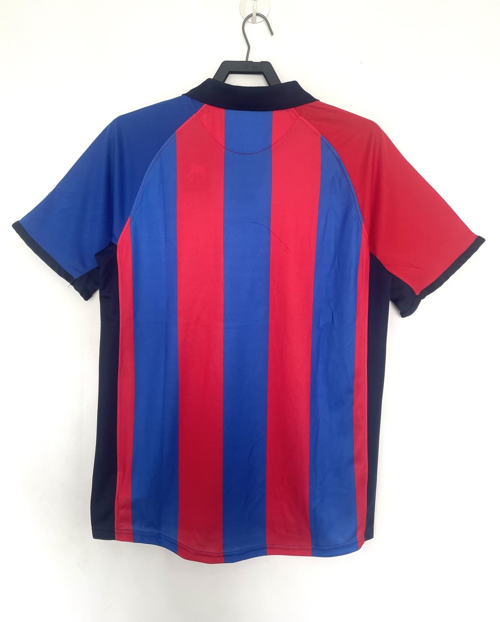 Retro Barcelona Home Football Jersey 2001/2002