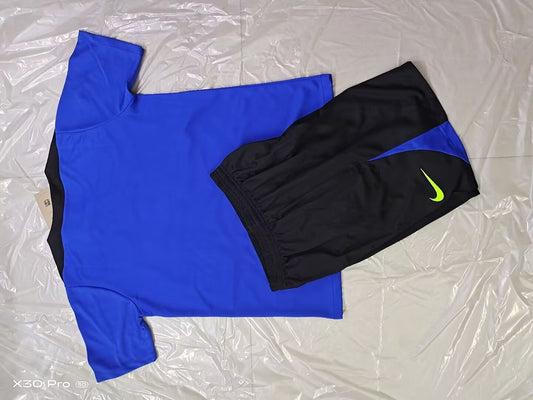 Barcelona Training Fans Football Jersey 2025/2026