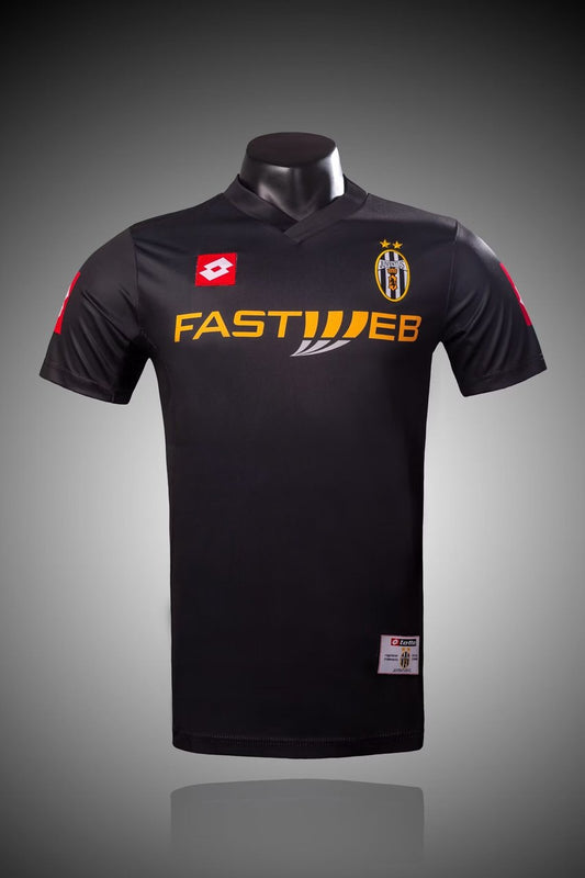Retro Juventus Away Football Jersey 2001/2002