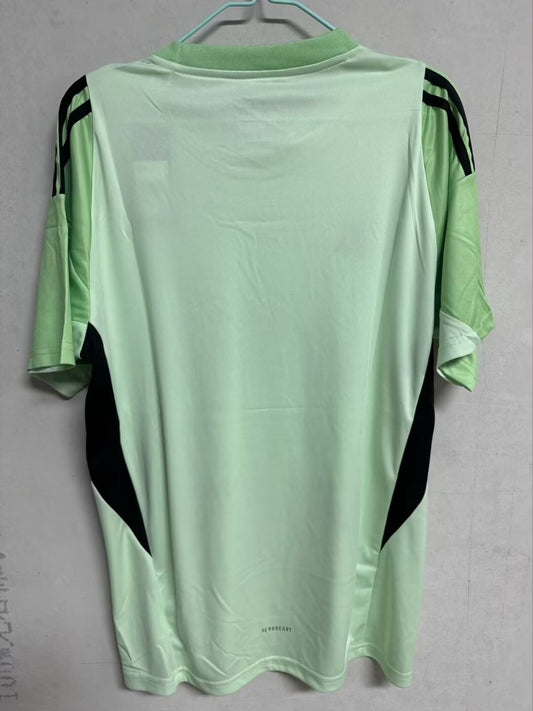 Real Madrid Goalkeeper Fans Football Jersey 2025/2026