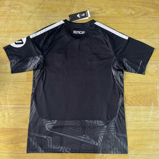 Real Madrid Goalkeeper Fans Football Jersey 2026/2027