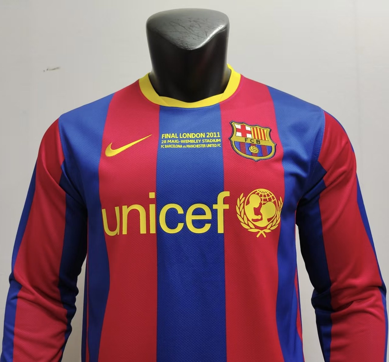 Retro Barcelona Champion Home Long Football Jersey 2010/2011