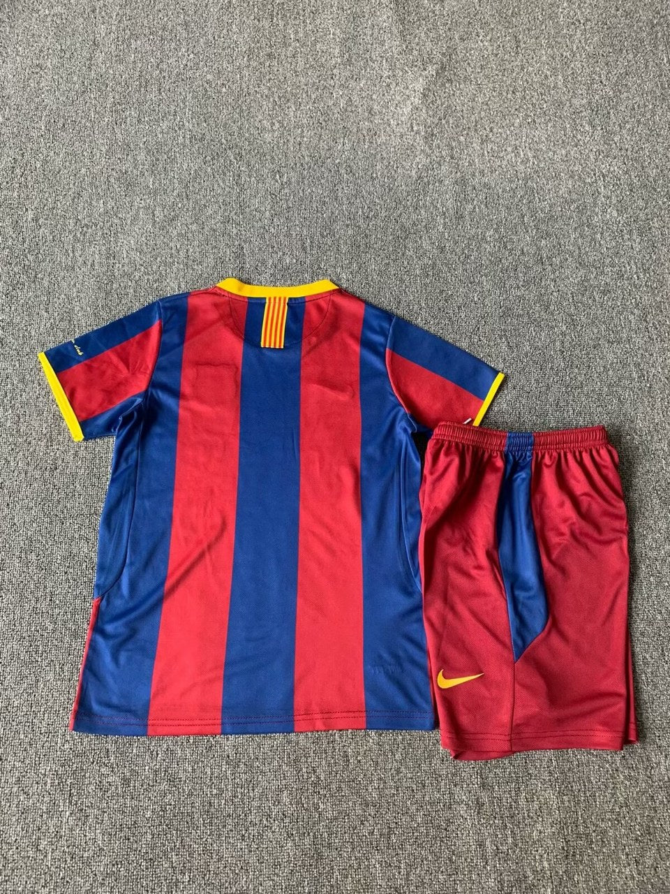 Retro Barcelona Home Kids Football Jersey Quality Football Jersey 2010/2011