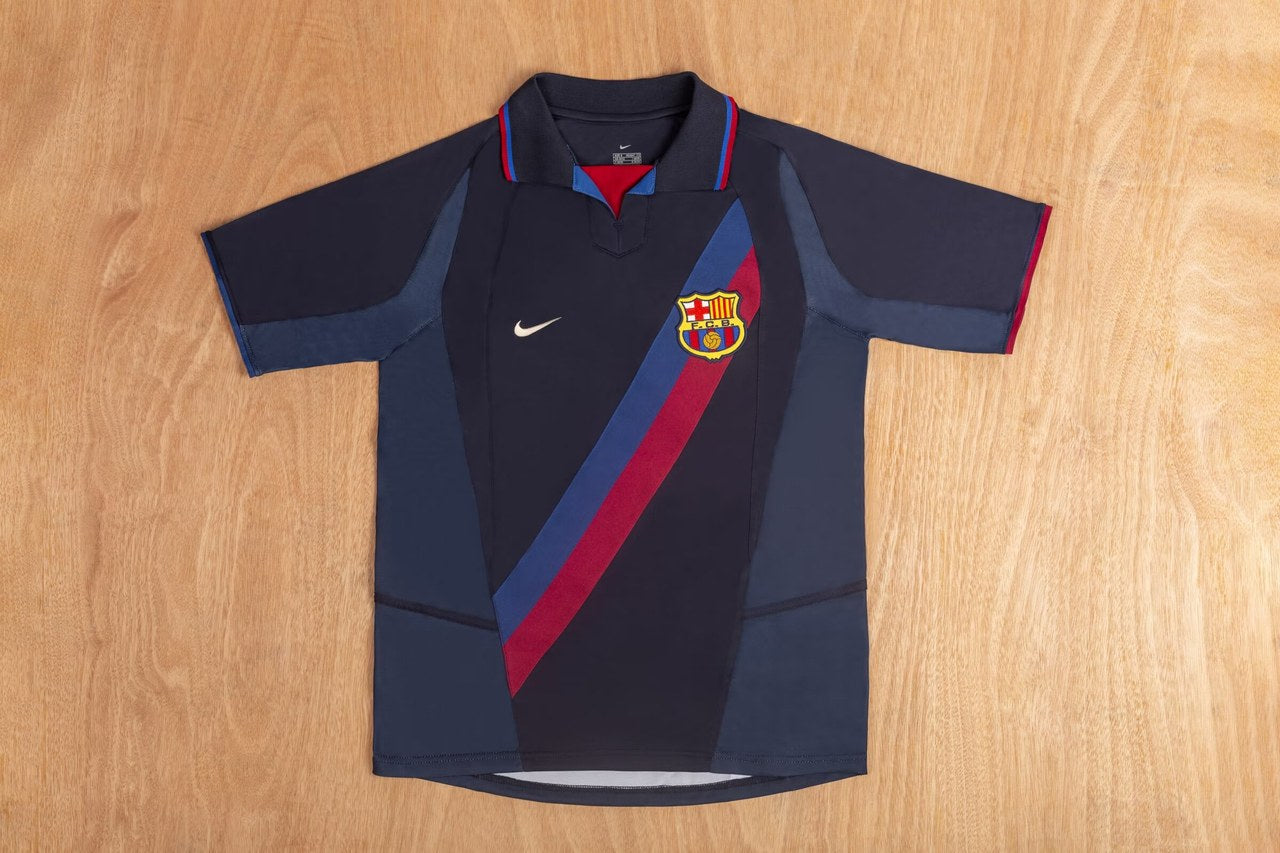 Retro Barcelona Away Football Jersey 2002/2003