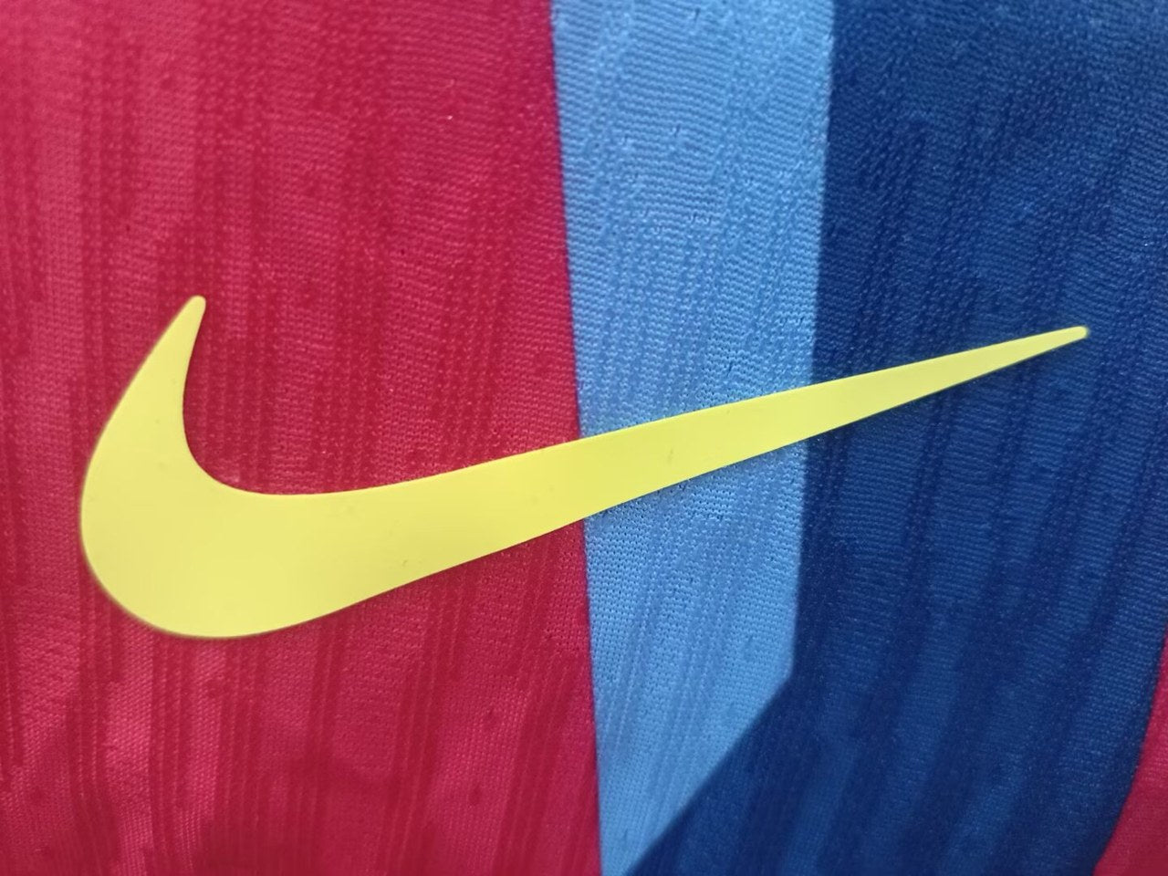 Barcelona Fourth Away Player Football Jersey 2025/2026