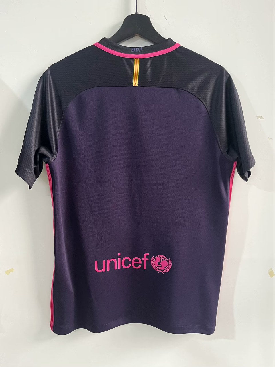 Retro Barcelona Away Fans Football Jersey 2016 2017