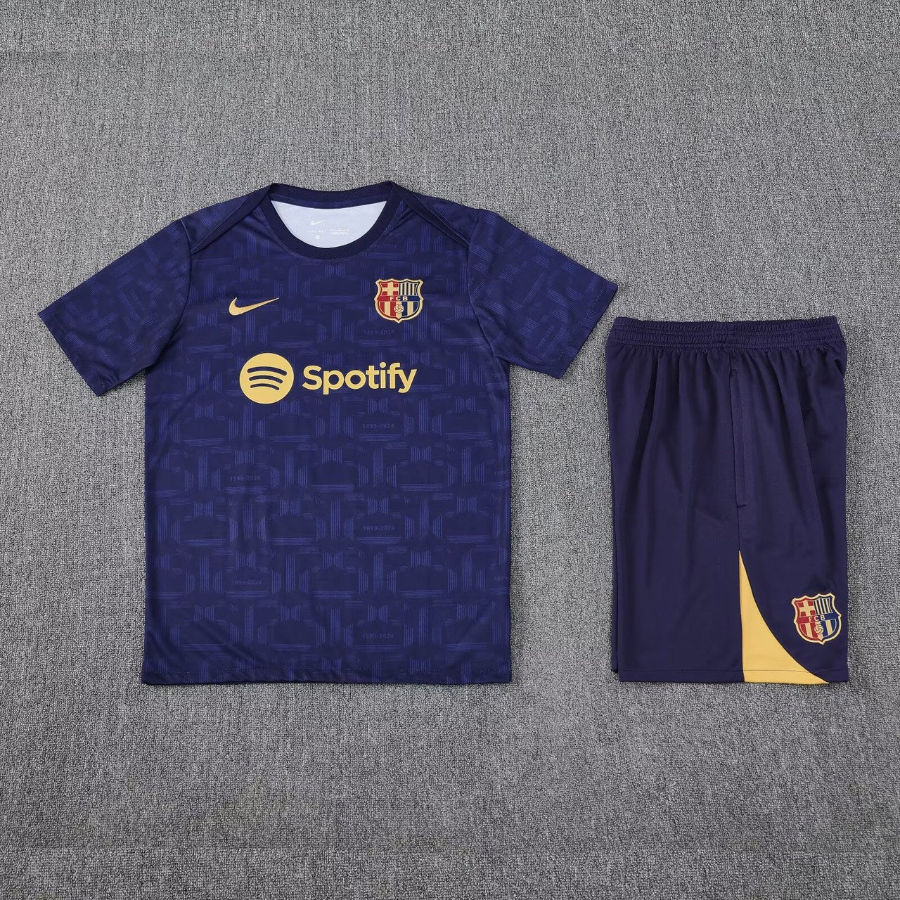Barcelona Training Fans Football Jersey 2025/2026