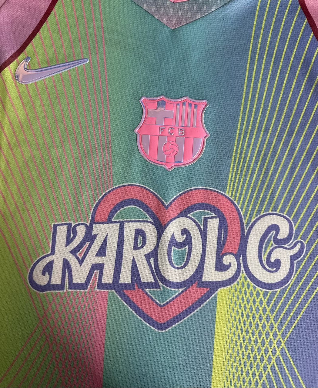 Barcelona Pink KAROLG Special Edition Fans Football Jersey 2025/2026 (广告版)