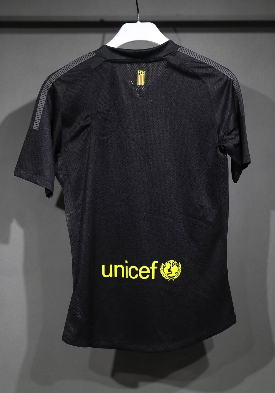 Retro Barcelona Player Away Football Jersey 2010/2011