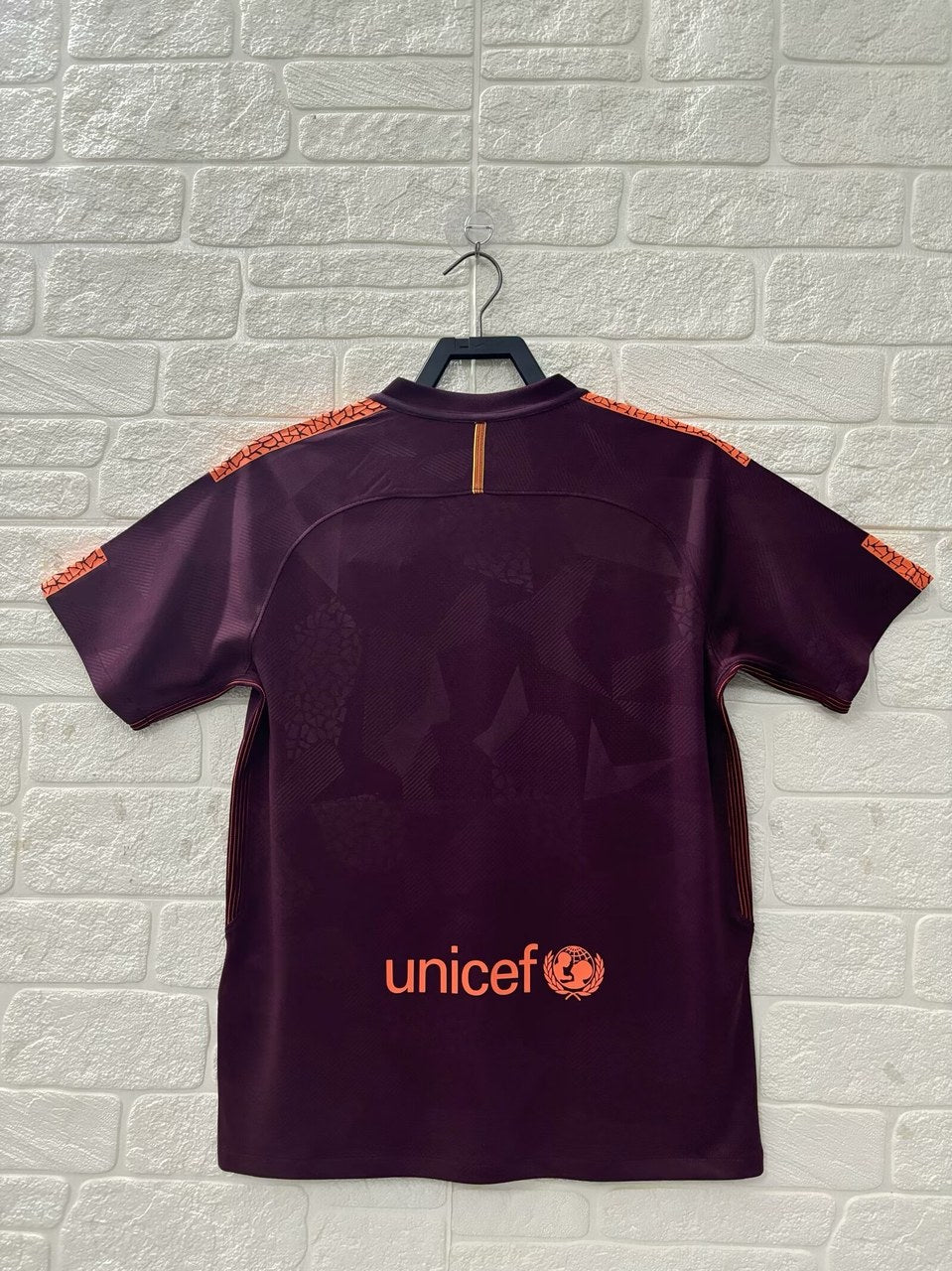 Retro Barcelona Away Football Jersey 2017/2018