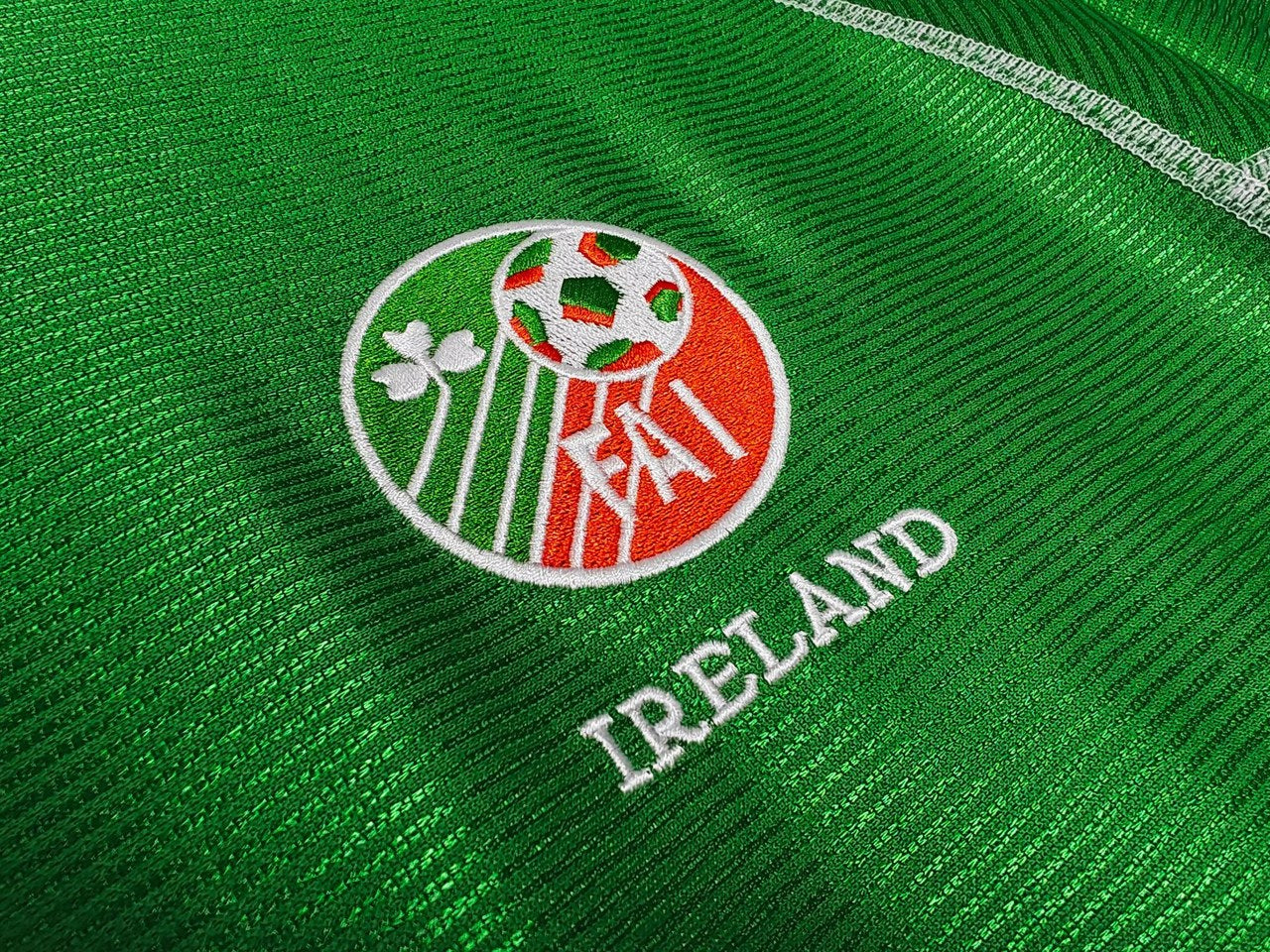 Retro Ireland Home Long Sleeve Football Jersey 2002