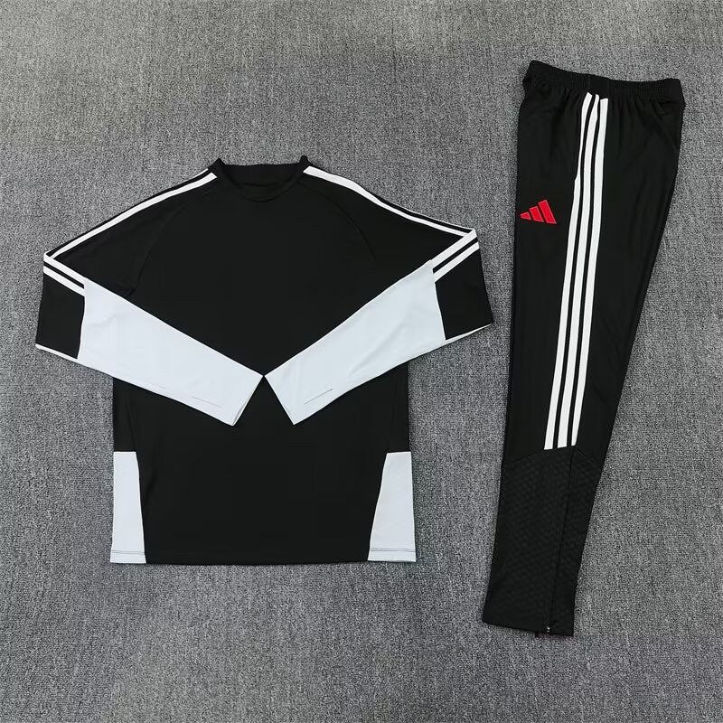 Liverpool Training Tracksuit Black Player (Kids And Man ) 2025/2026