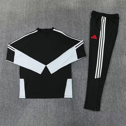 Liverpool Training Tracksuit Black Player (Kids And Man ) 2025/2026