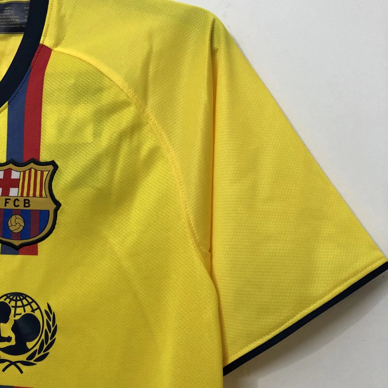 Retro Barcelona Away Fan Football Jersey 2008/2009