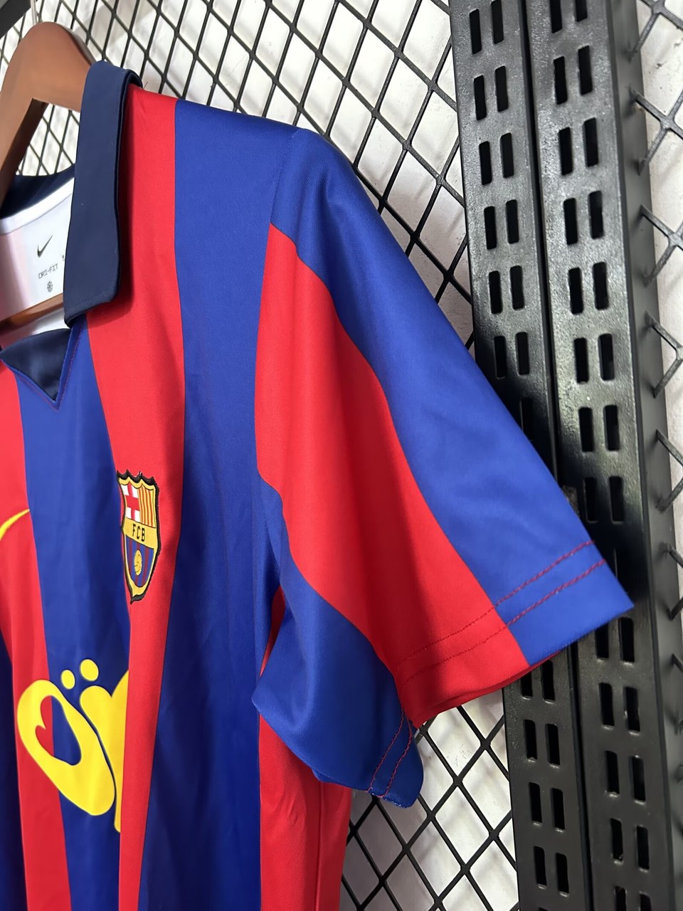 Retro Barcelona Special Edition Fans Football Jersey 2003/2004