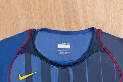 Retro Barcelona Away Football Jersey 2004/2005