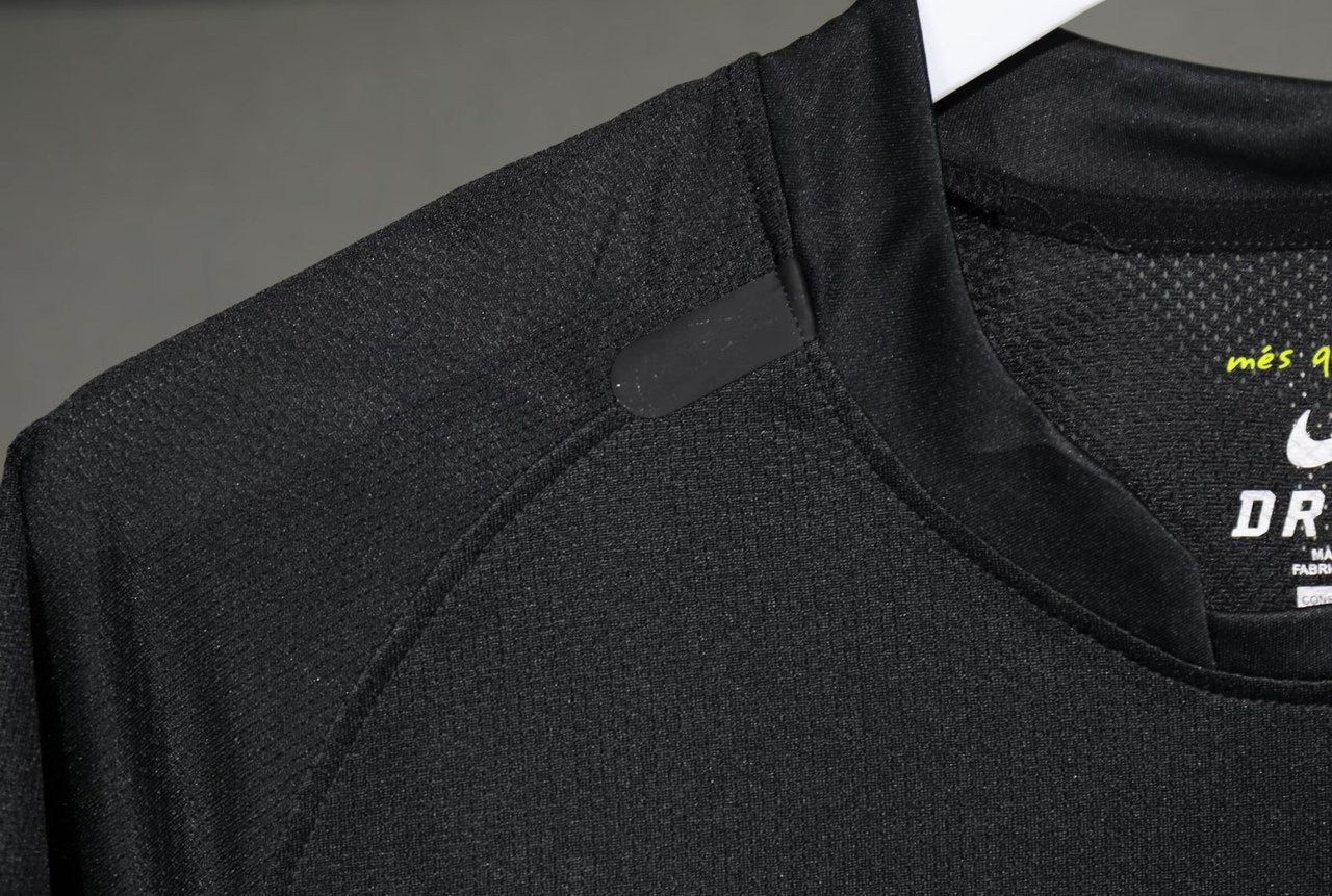 Retro Barcelona Away Player Football Jersey 2011/2012