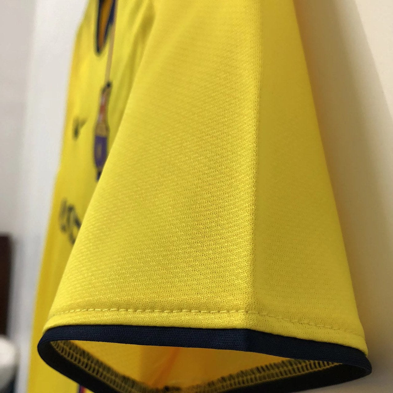 Retro Barcelona Away Fan Football Jersey 2008/2009