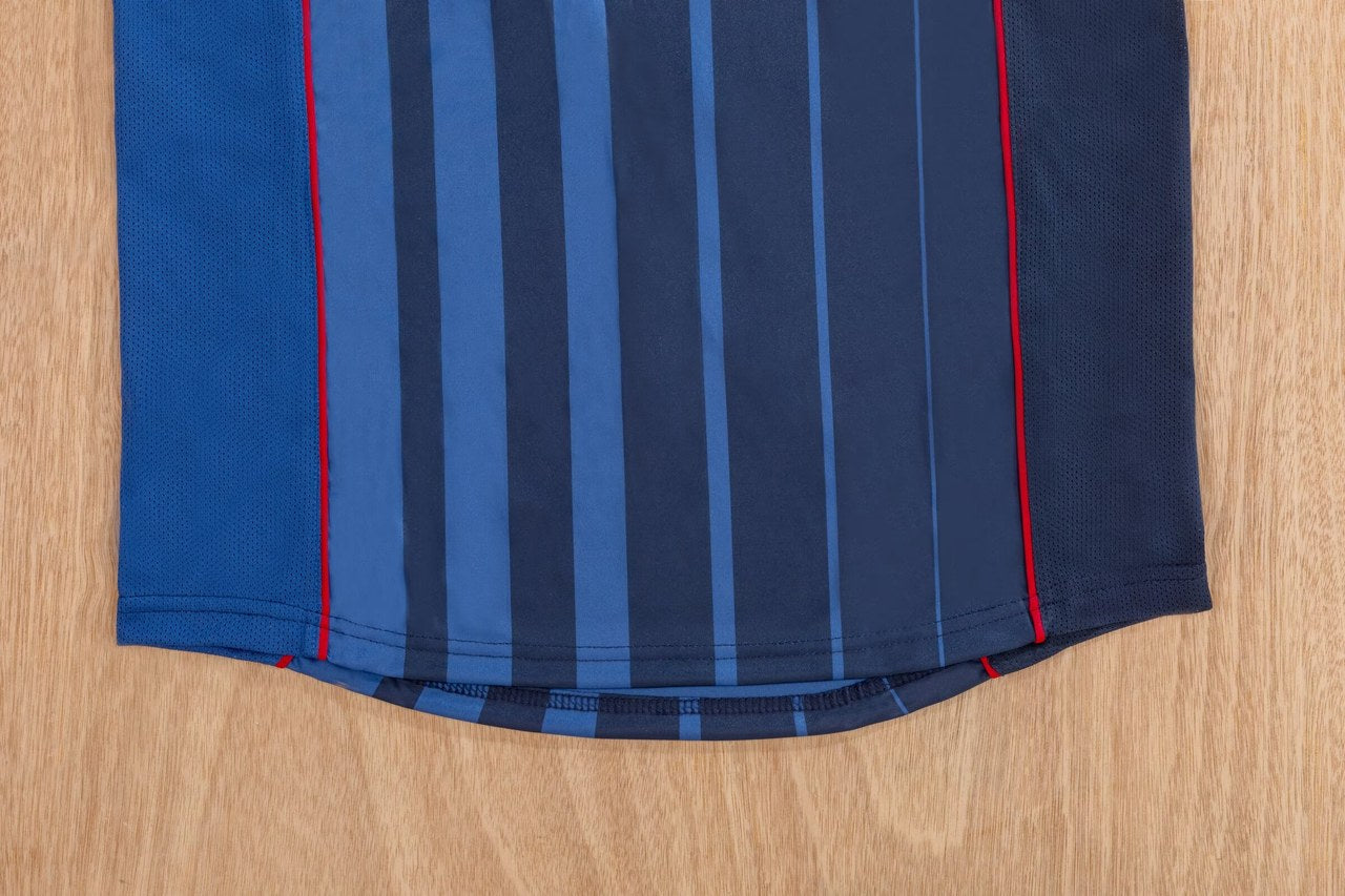 Retro Barcelona Away Football Jersey 2004/2005