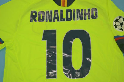 Retro Barcelona Away Football Jersey 2005/2006