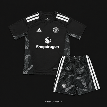 Manchester United 2026/2027 Kids Goalkeeper Fan Version Football Jersey