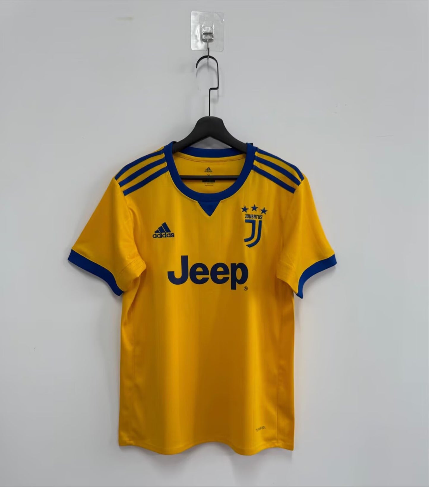 Retro Juventus 2017/2018 Away Football Jersey