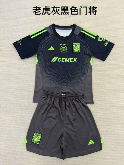 Kids jerseys 2025/2026 Kids Goalkeeper Football Jersey