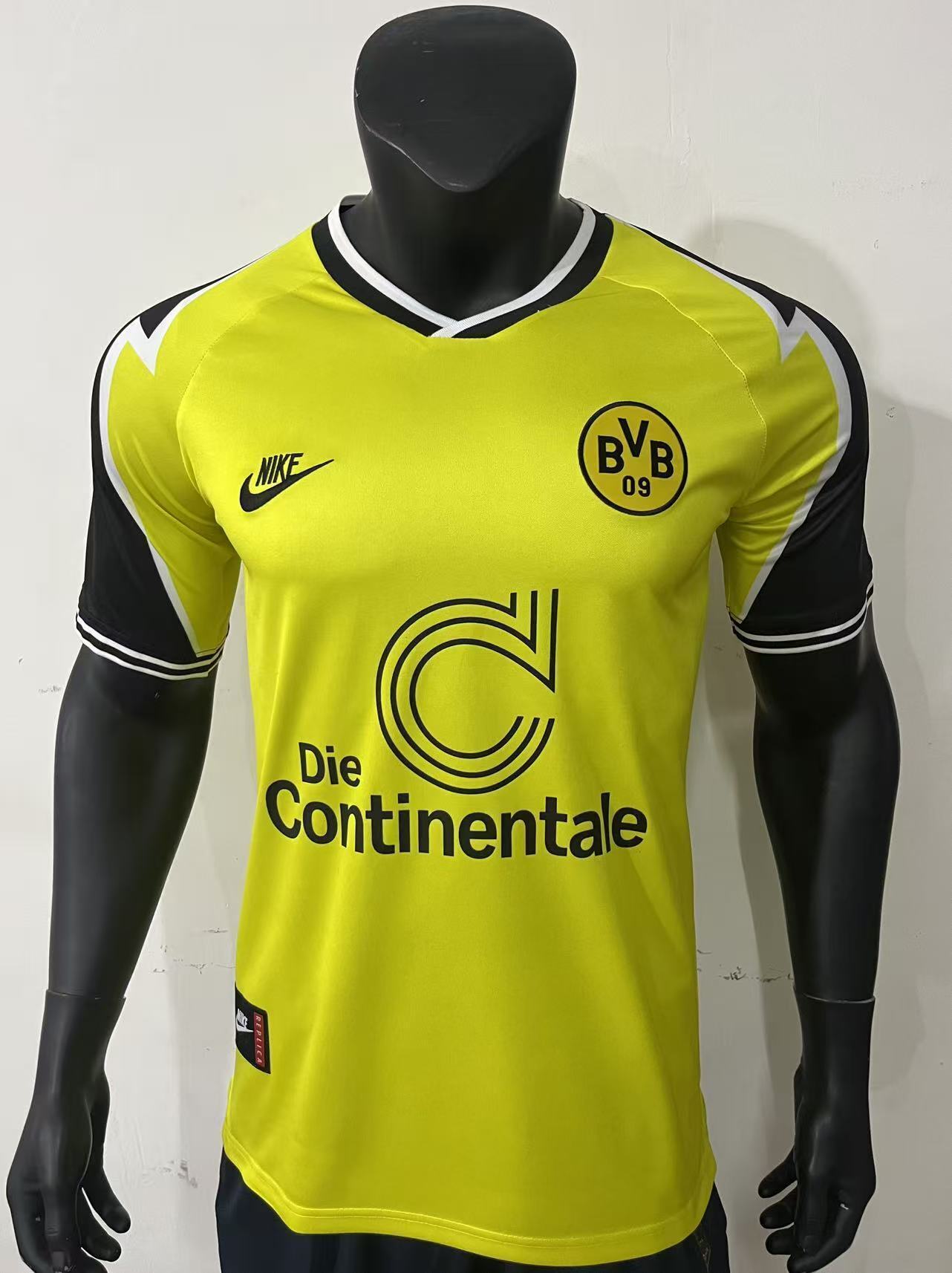 Retro Borussia Dortmund 1995/1996 Home Fan Version Football Jersey