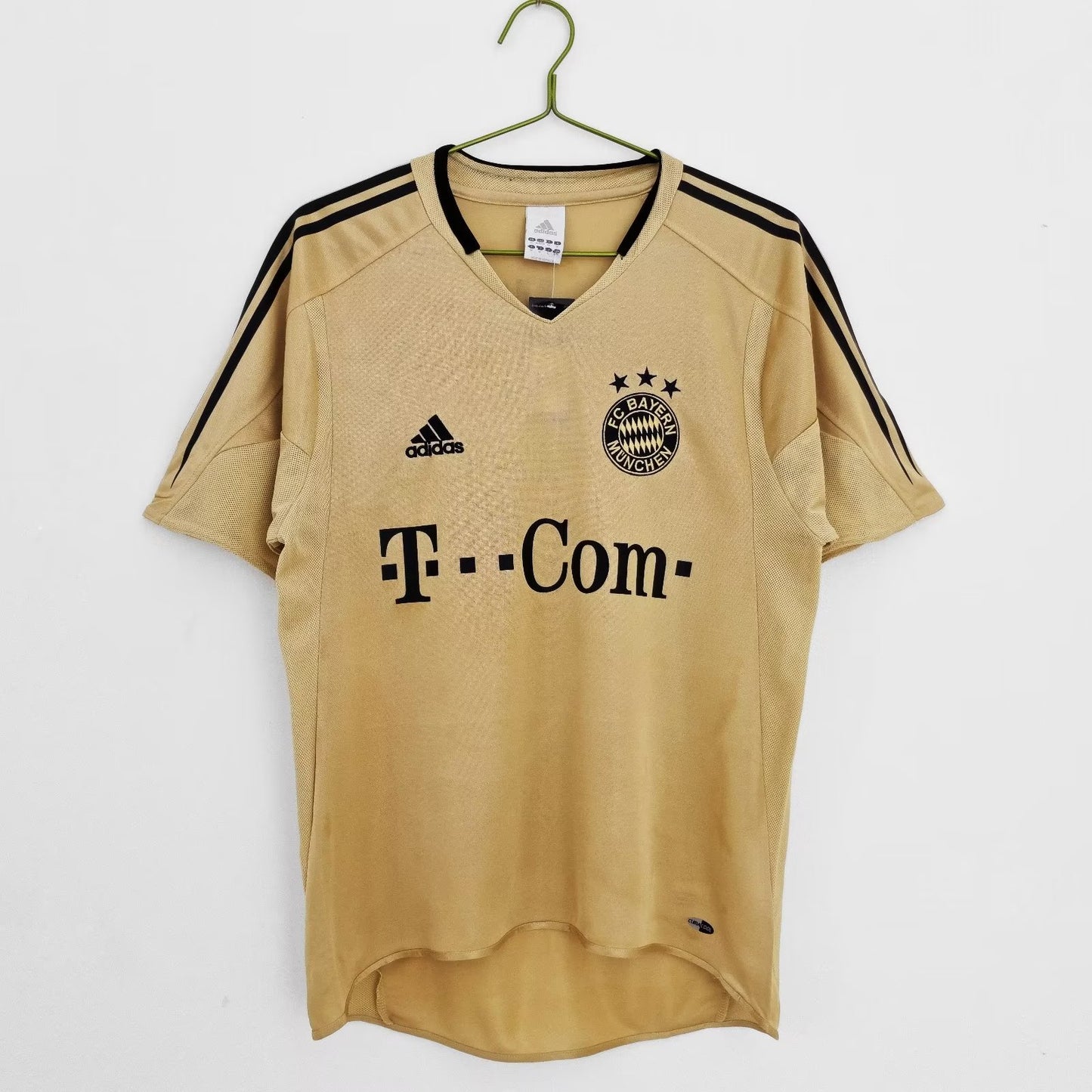 Retro Bayern Munich 2004/2005 Away Football Jersey