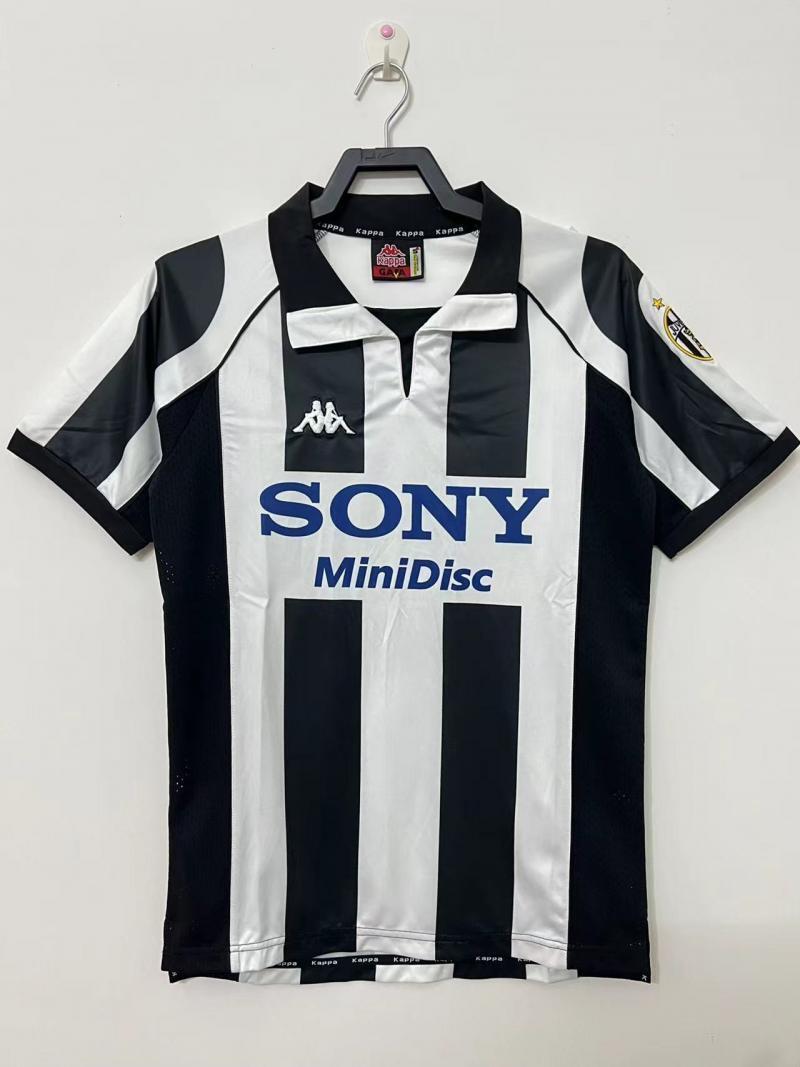 Retro Juventus 1997/1998 Home Football Jersey